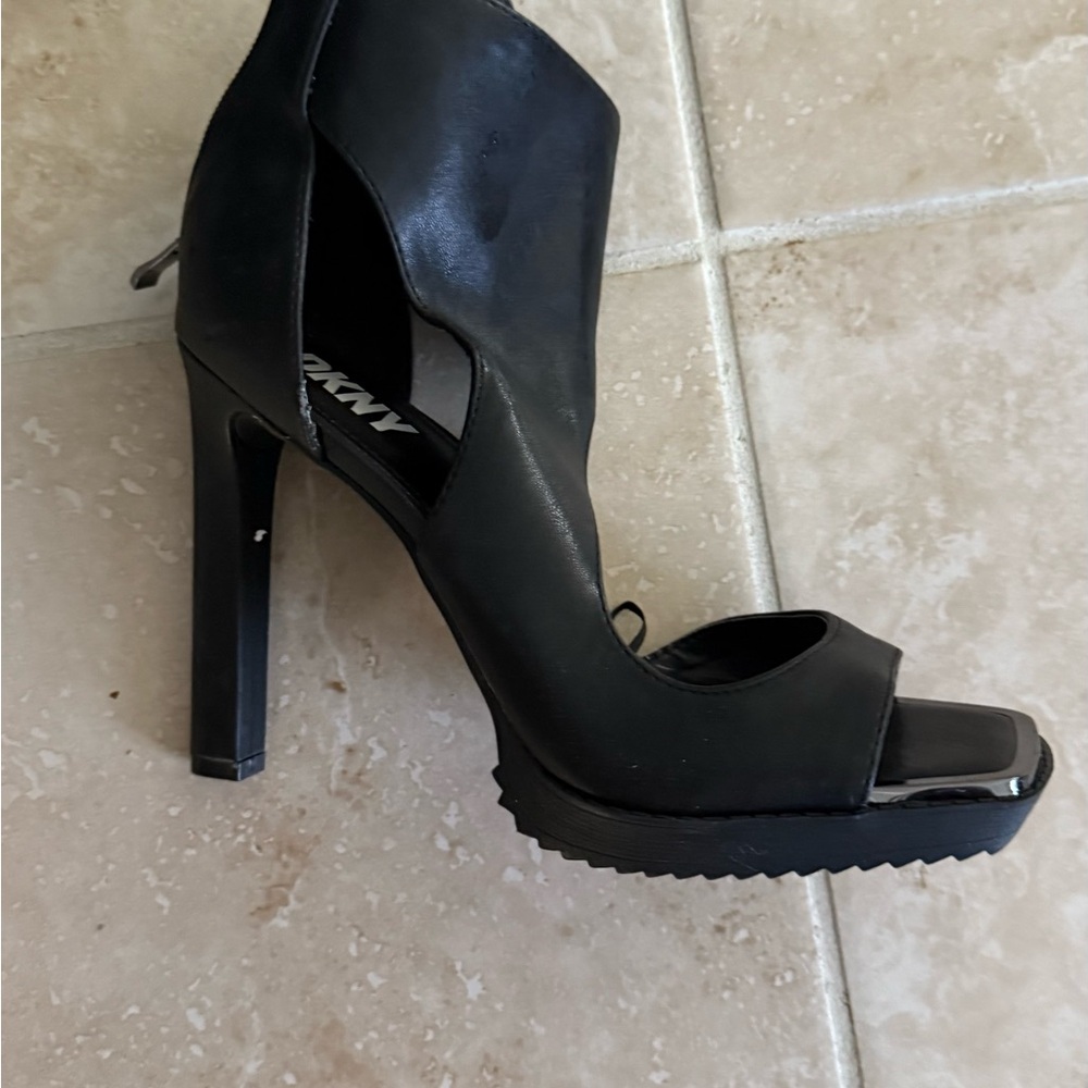 DKNY beautiful heels